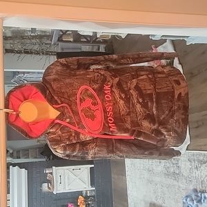 Mossy Oak women's camo pullover/hoodie